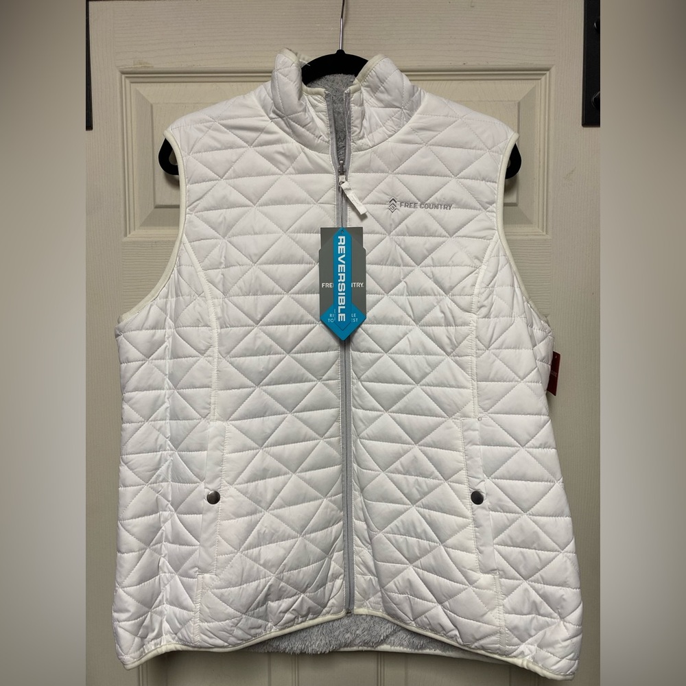 Women’s Reversible White and Gray Free Country Vest